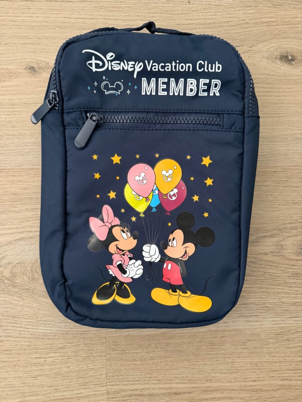 DVC Disney Vacation Club MEMBER Minnie & Mickey Navy Crossbody New